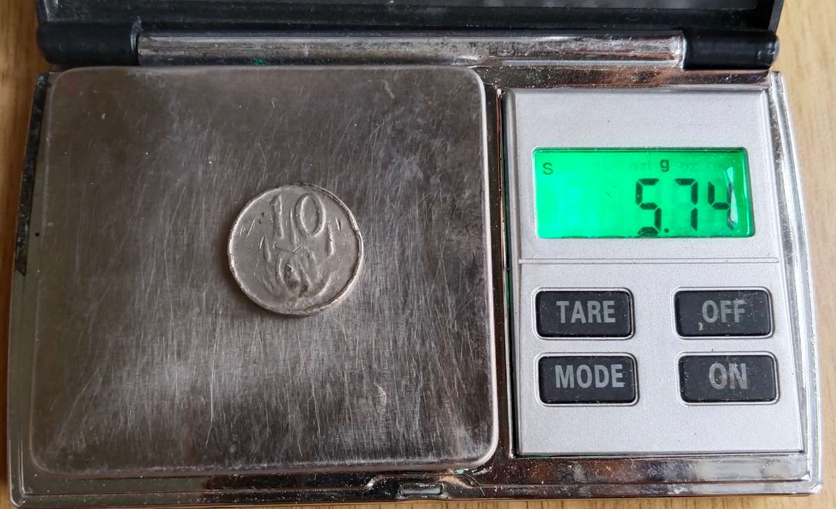 Error South Africa 1965? Lead 10 cent. Normal weight is 4 grams.