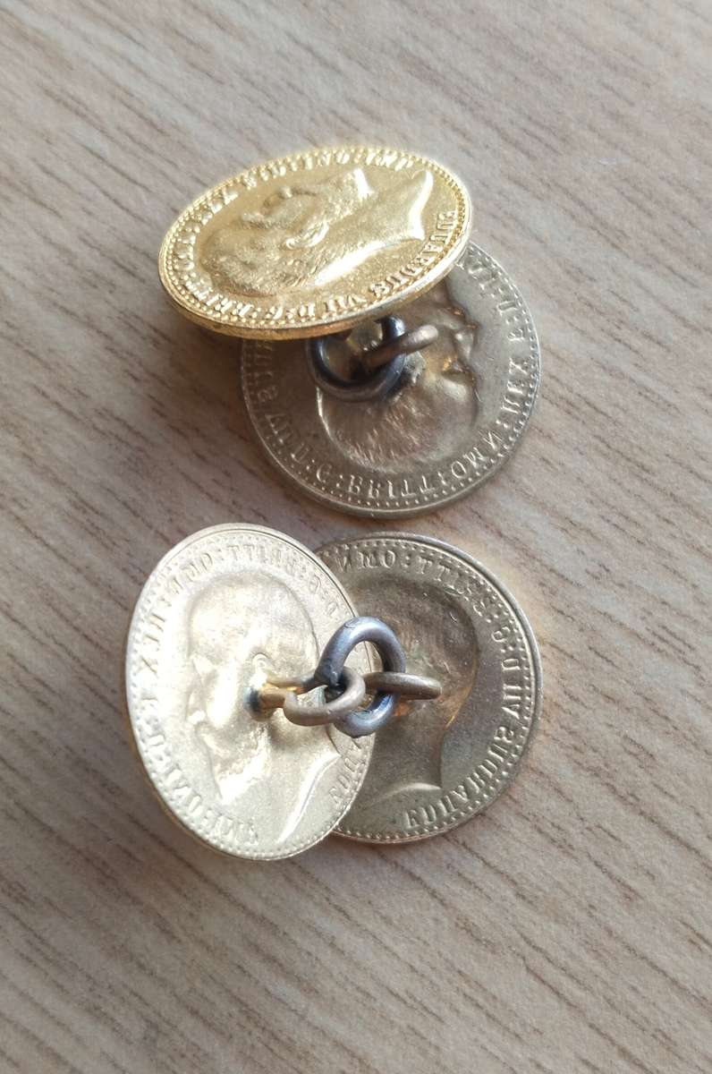 Collection of 2 old Gold coloured cufflinks.