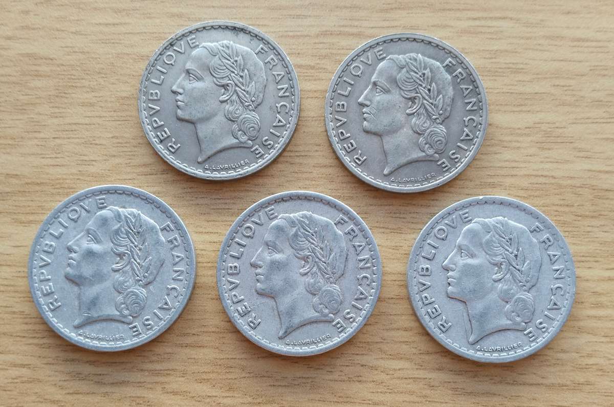 France collection of 5 old Francs. Top 2 steel rest tin.