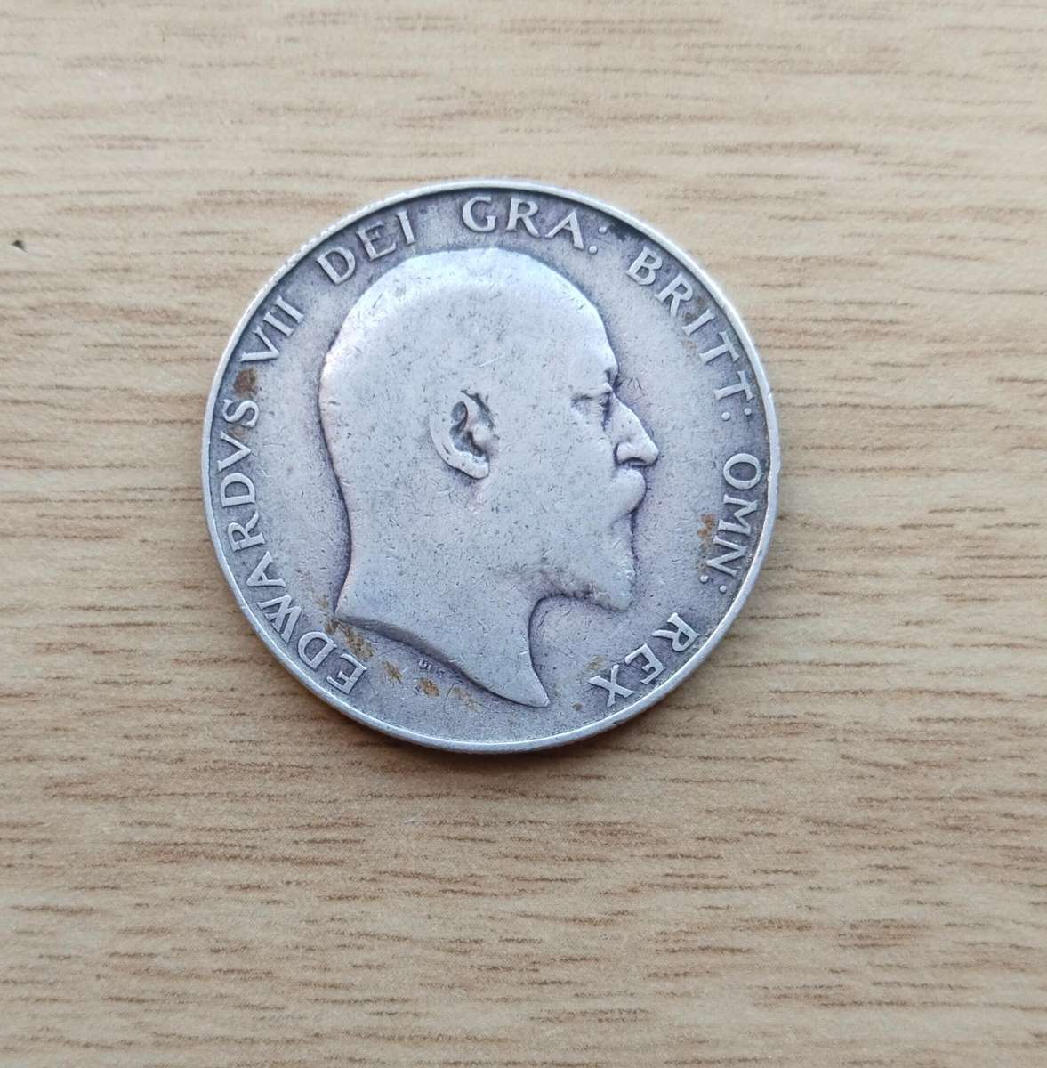 Great Britain 1910 King Edward VII sterling silver Half Crown.
