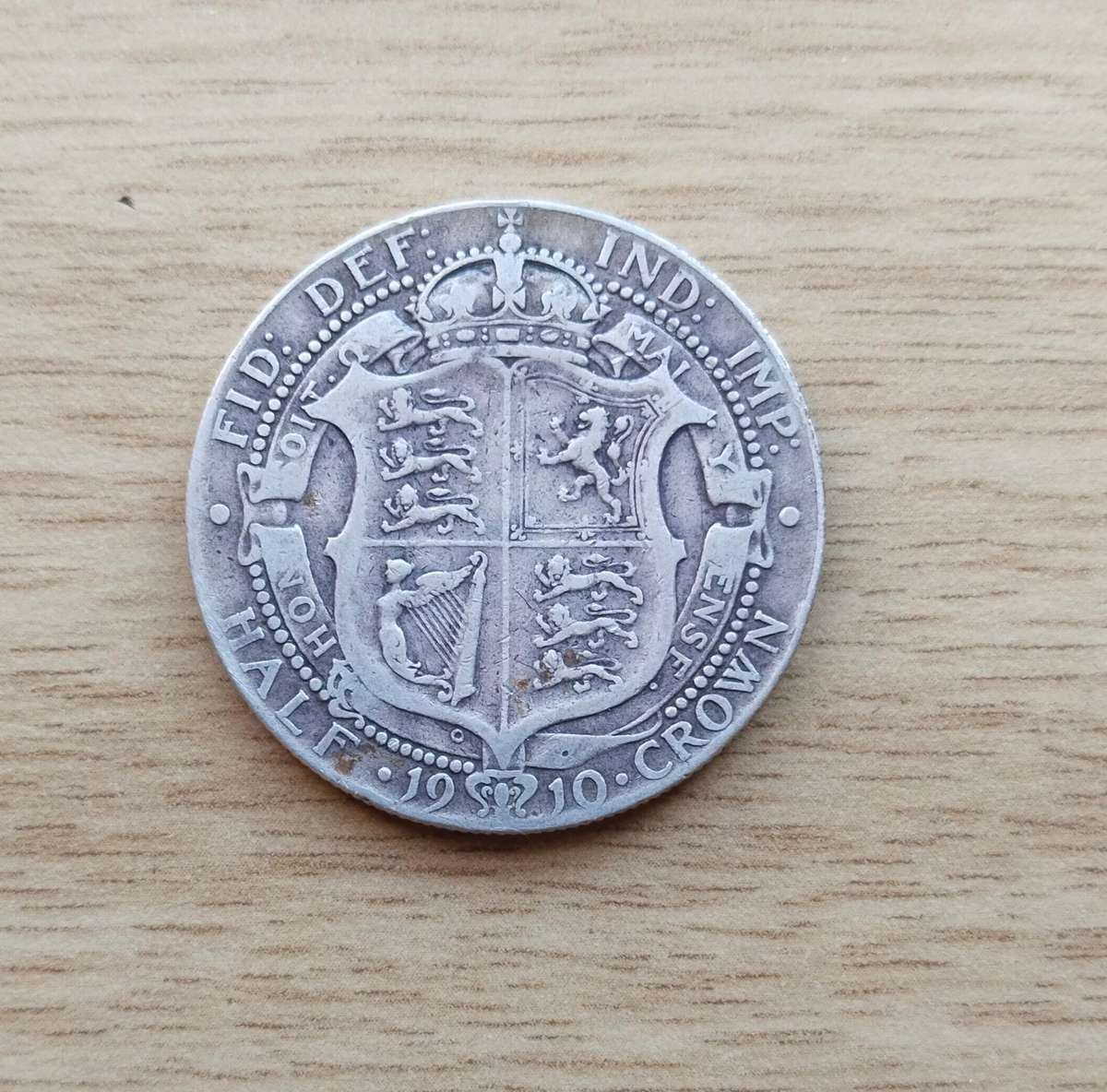 Great Britain 1910 King Edward VII sterling silver Half Crown.