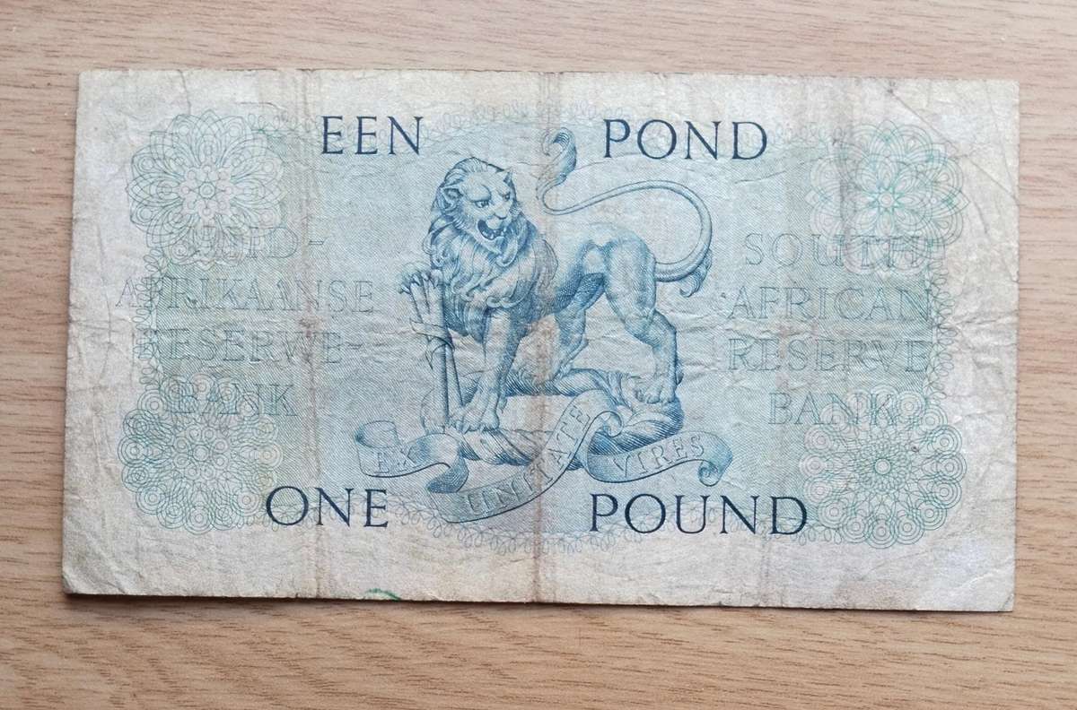 South Africa M.H. de Kock 3.9.57 Old One Pound Bank Note. (103)