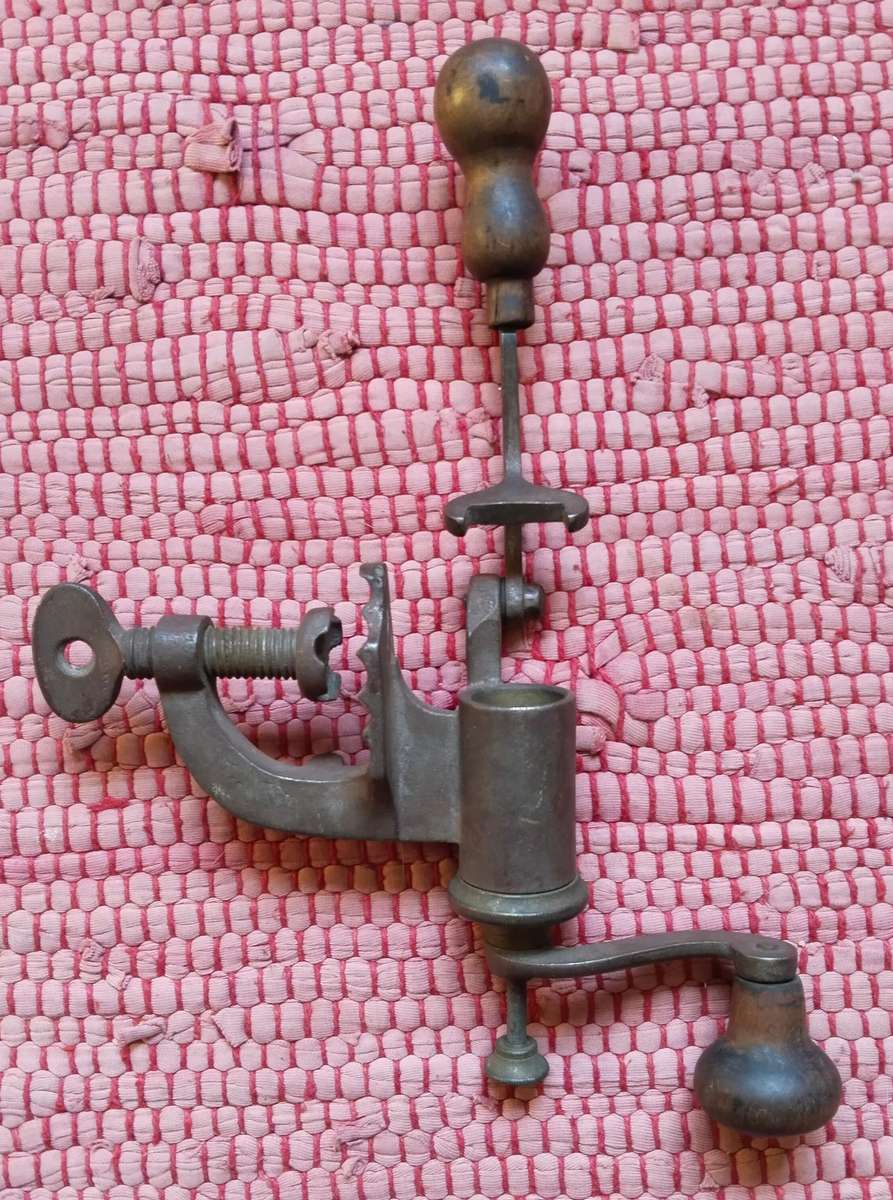 Vintage Antique 12 Guage Shotgun Shell Crimping Tool.