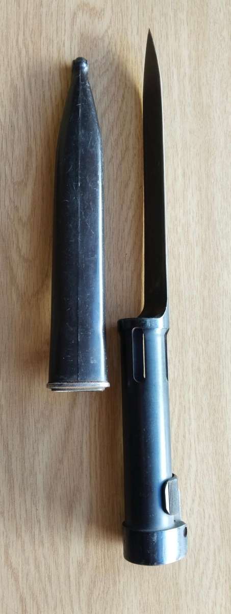SANDF Old R1 Rifle Bayonet With Scabbard. No. 272134