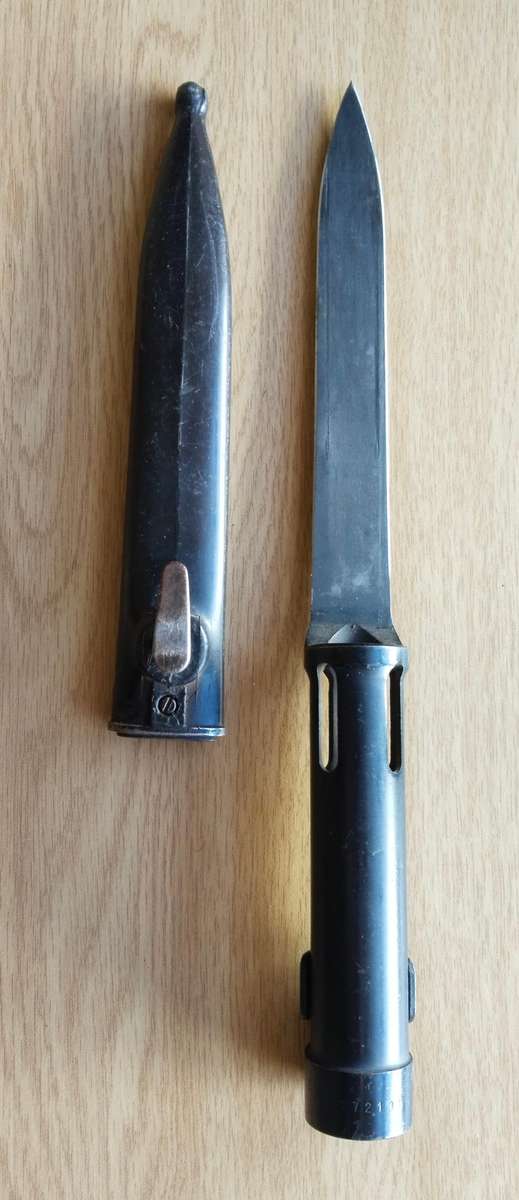 SANDF Old R1 Rifle Bayonet With Scabbard. No. 272134