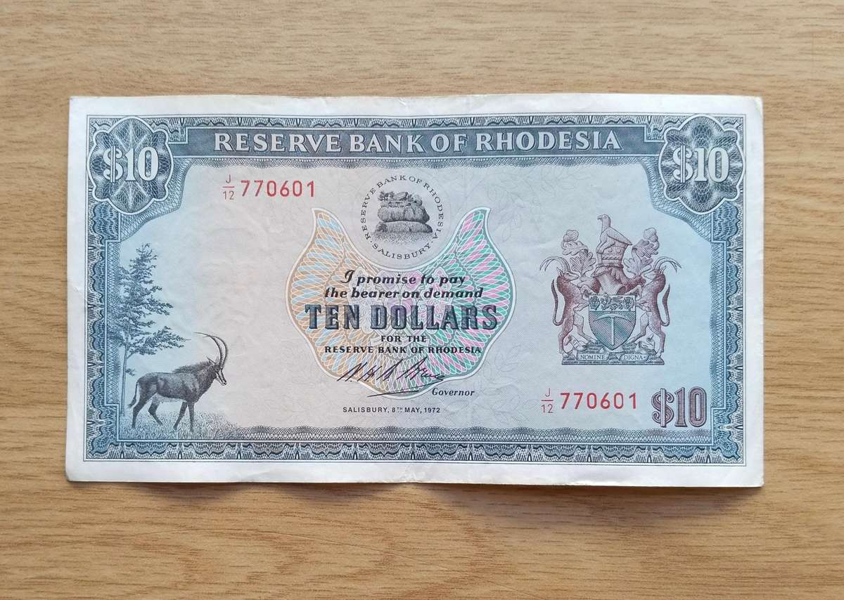 Rhodesia 8th May 1972 Ten Dollar Bank Note. (601)