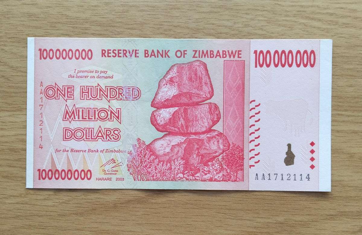 Zimbabwe One Hundred Million Dollars Bank Note. Good condition. ( AA114)