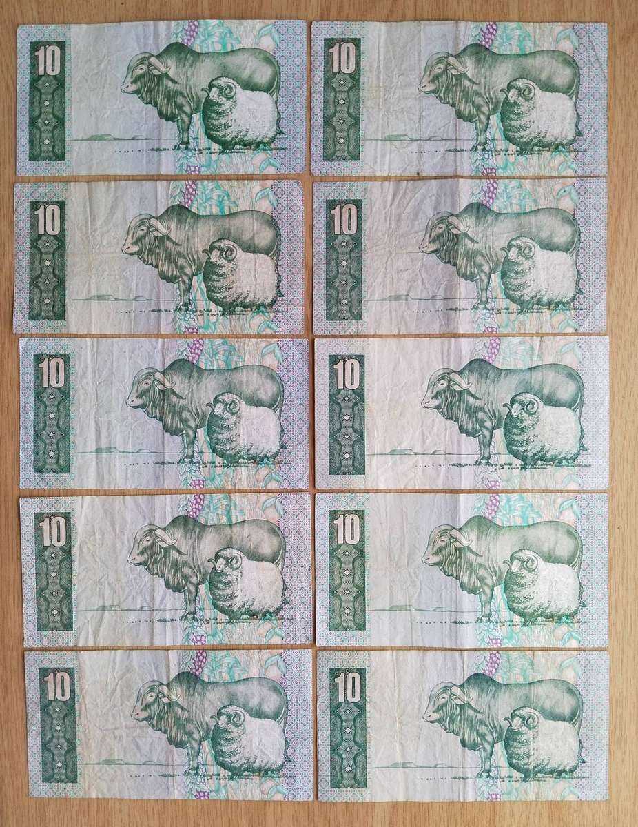 South Africa GPC de Kock collection of 10 old R10 Bank Notes. One bid takes all.