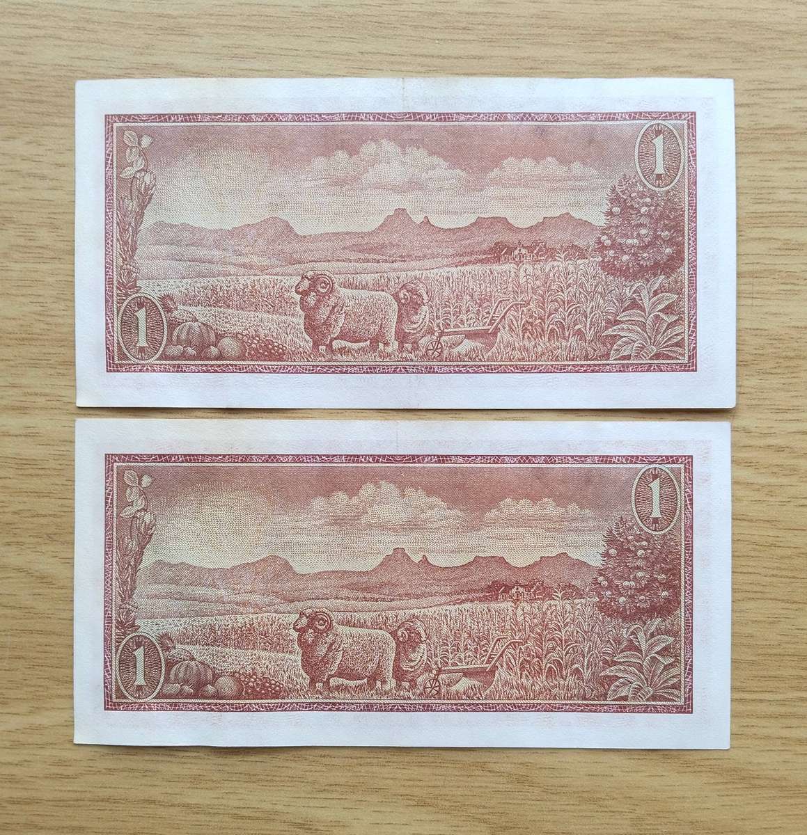 South African de Jongh Collection of 2 Consecutive number R1 Bank Notes. (375-376)
