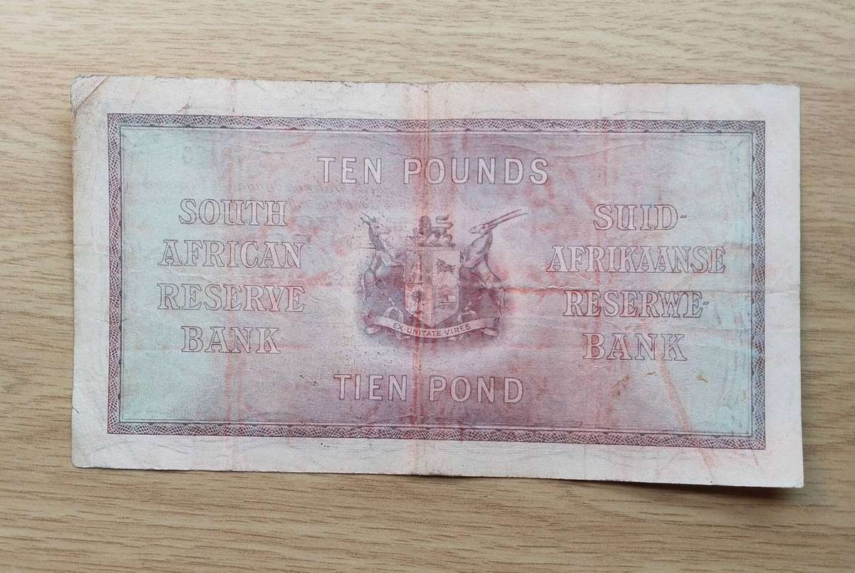 South African J. Postmus 13 April 1943 Old Ten Pounds Bank Note. (208)
