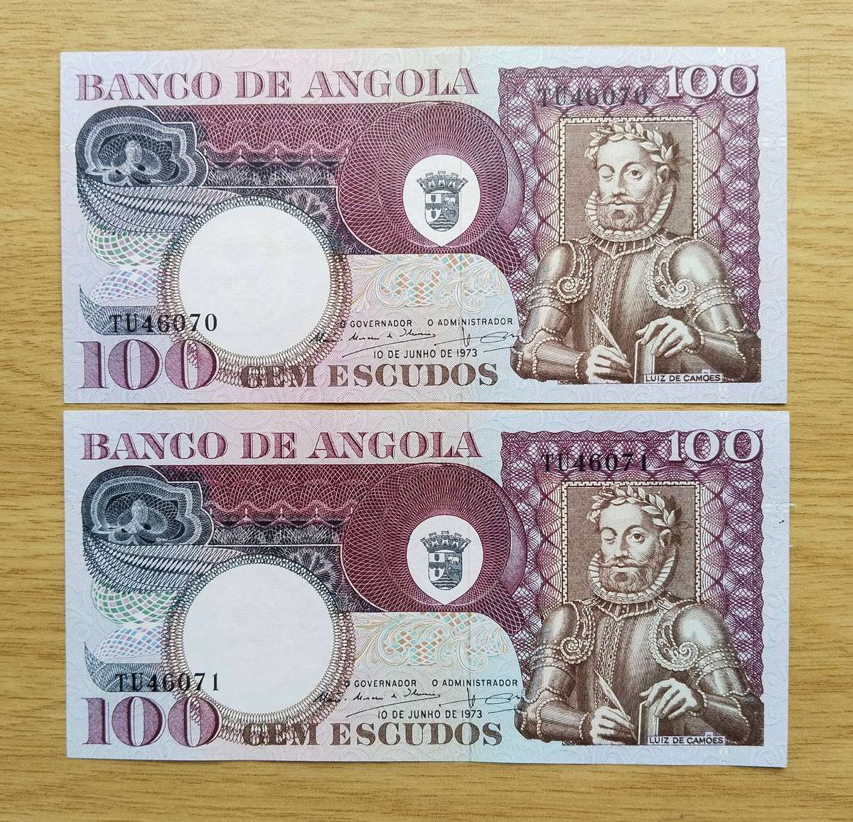 Angola 2 Consecutive number 1973 Excellent Condition 100 Escudos Bank Notes.