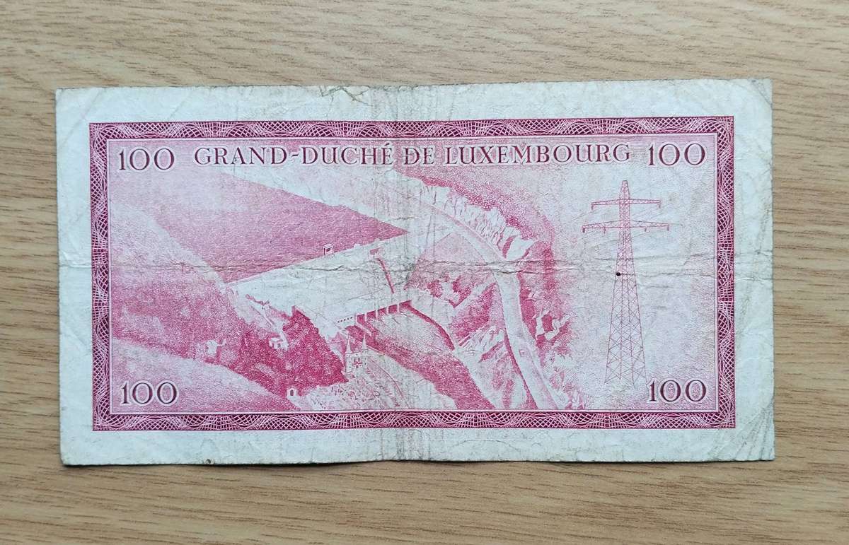 Luxembourg 1953 Old 100 Cent Francs Bank Note.