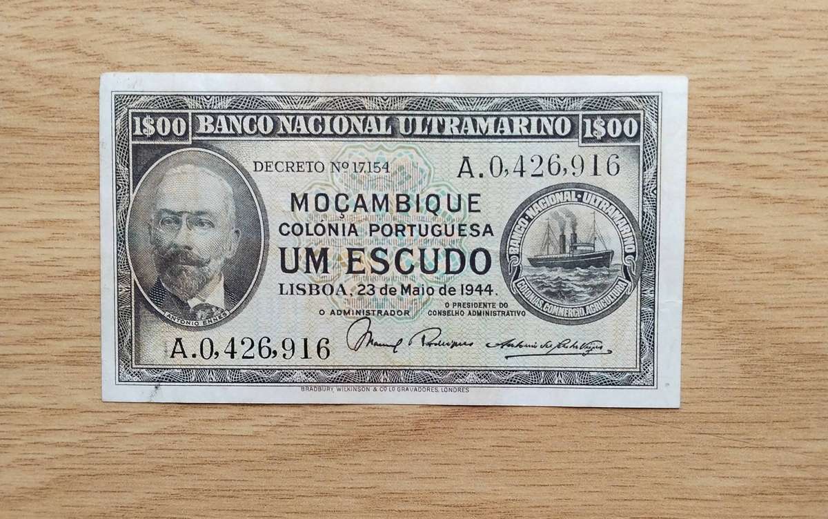 Mocambique Ultramarino 1944 Old 1Escudos Bank Note.