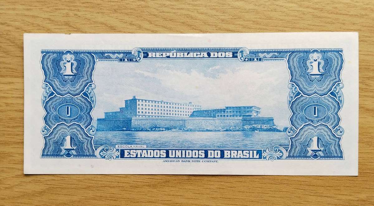 Brazil 1 Cruzeiro Bank Note. Excellent Condition.