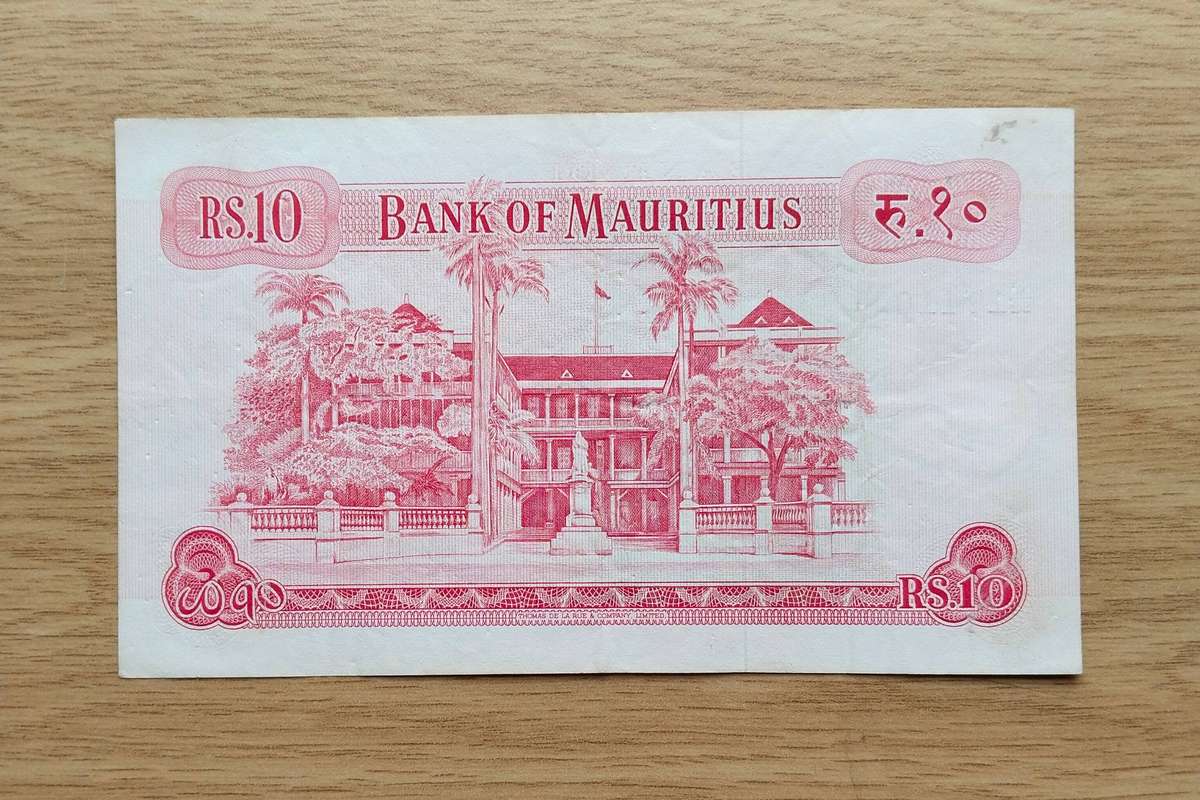 Mauritius 1967 Old Ten Rupees Bank Note. Good Condition.