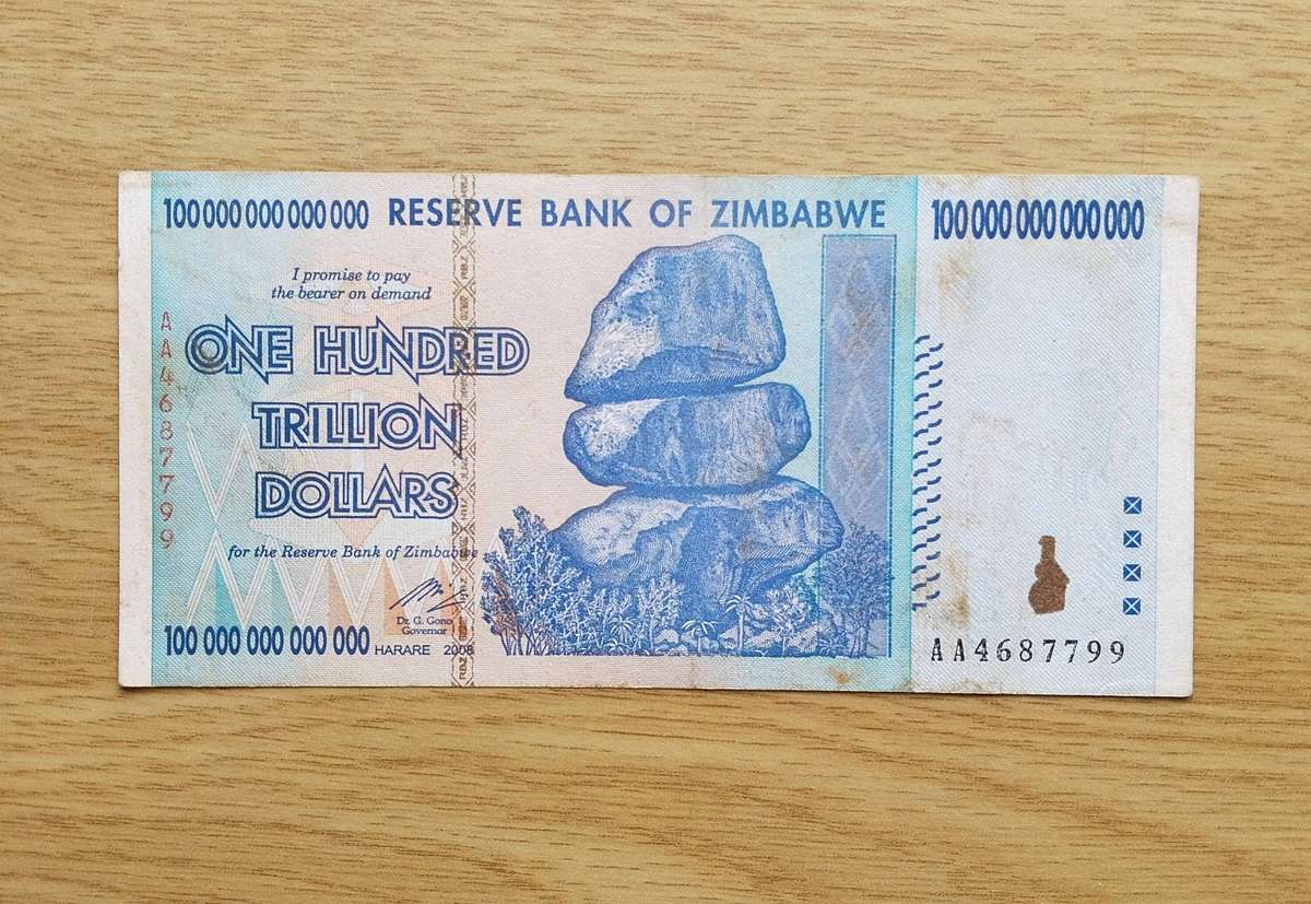 Zimbabwe One Hundred Trillion Dollars Bank Note.. ( 799)