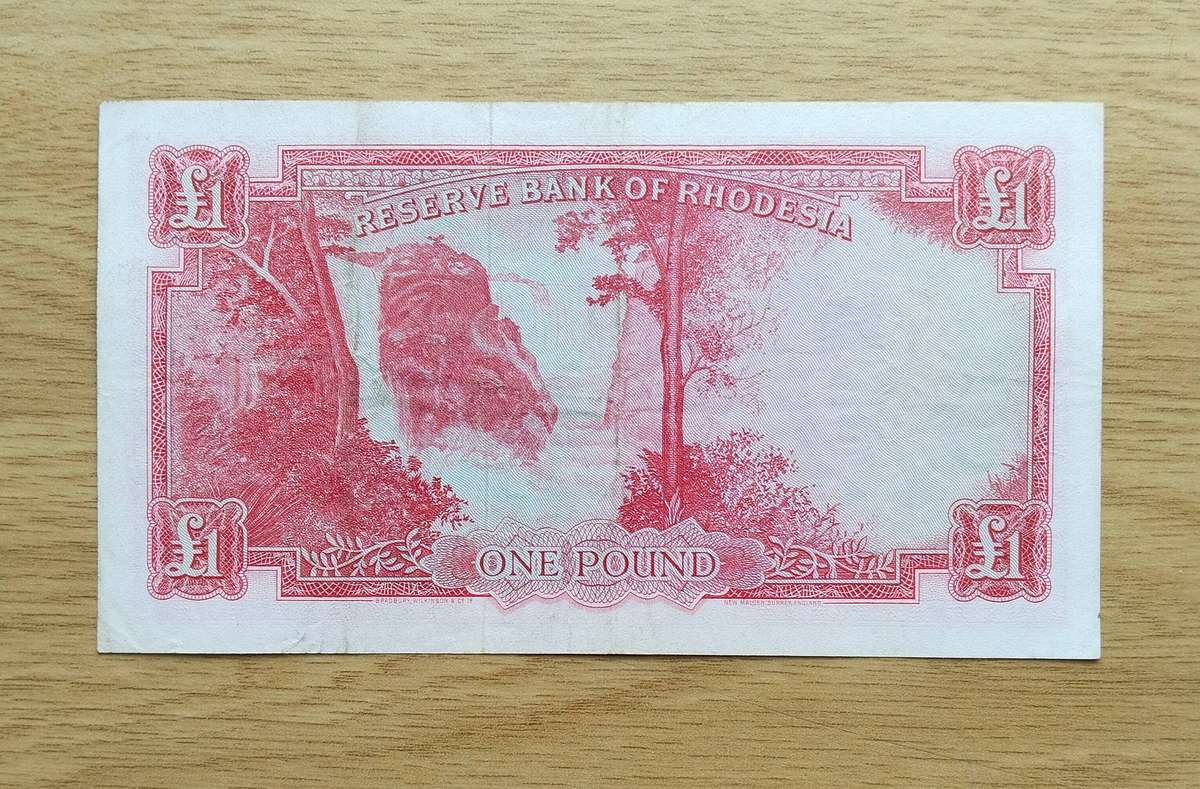 Rhodesia 28 September 1964 One Pound Bank Note. Good Condition.