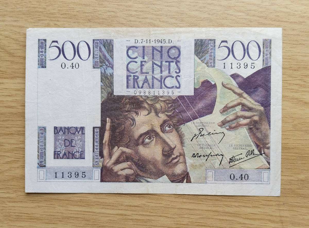 France 1945 Old 500 Cent Francs Bank Note.