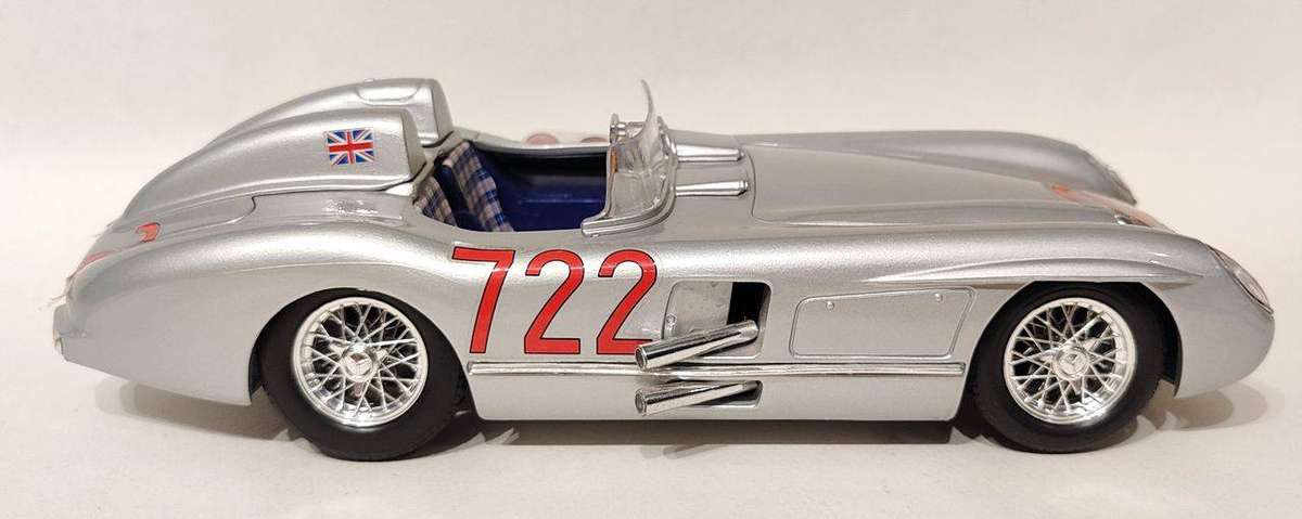 *Pre-Loved/No Box* 1/18 Bburago Mercedes-Benz 300 SLR Silver