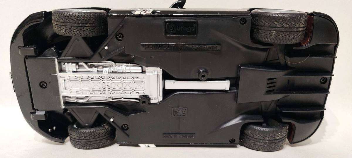 *Pre-Loved/No Box* 1/18 Bburago Peugot 907 Concept Black (Bonnet Rash)