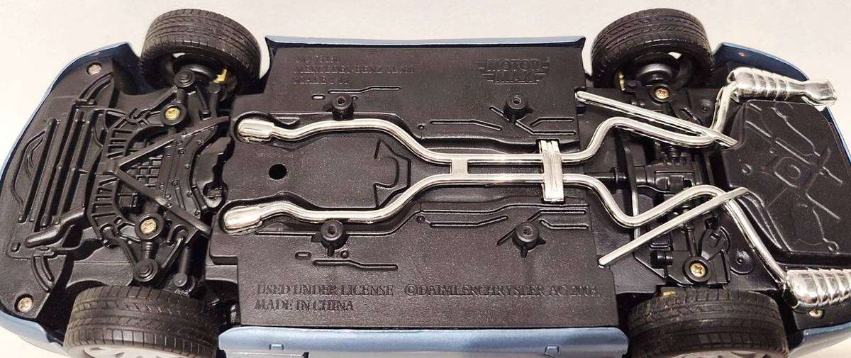 *PRE-LOVED/NO BOX* 1/18 MotorMax Mercedes-Benz SL500 Metallic Blue