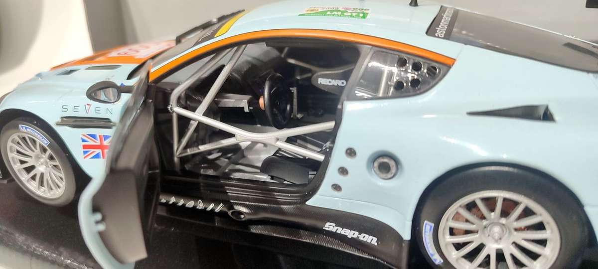 Boxed 1/18 Solido Racing Collection Aston Martin DBR9 Team Gulf 2008 #009