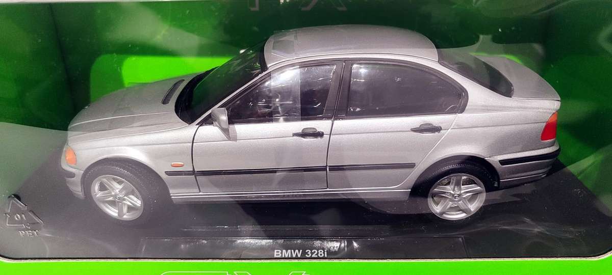 *NEW* 1/18 Welly FX BMW 328i 1998 E46 Silver (19833W)