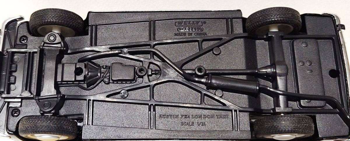 *PRE-LOVED* 1/24 Welly Austin FX4 London Taxi (22450) Black