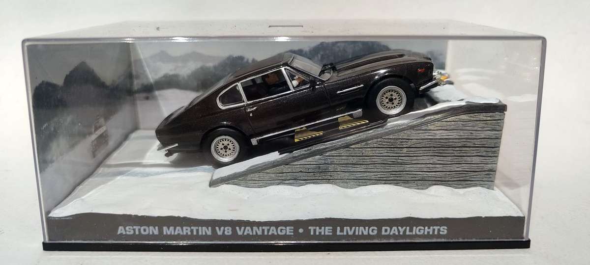 **PRE-LOVED**007 James Bond Collection** 1/43 (UH) Aston Martin V8 Vantage The Living Daylights
