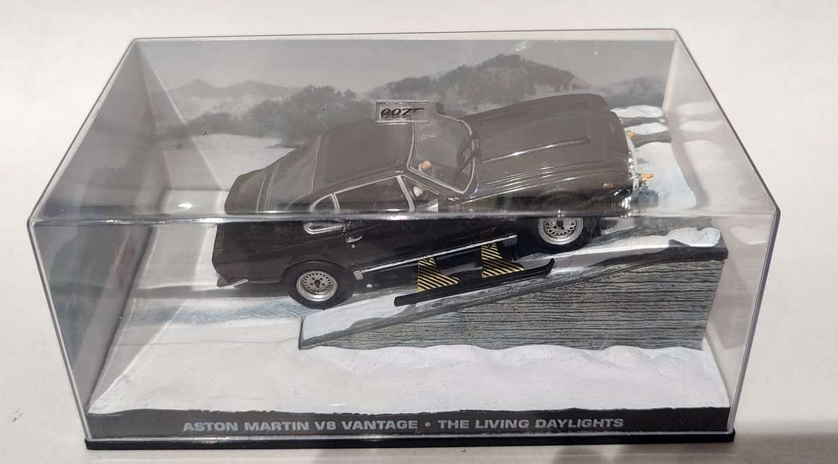 **PRE-LOVED**007 James Bond Collection** 1/43 (UH) Aston Martin V8 Vantage The Living Daylights