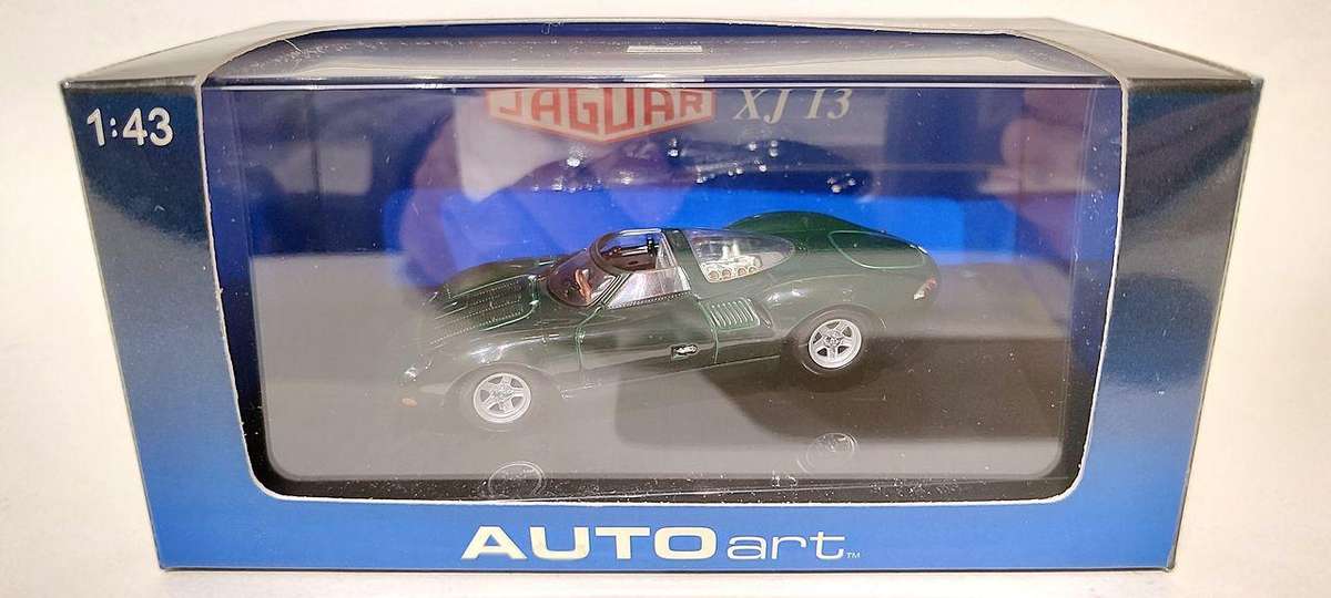 **VERY RARE/MINT/BOXED** 1/43 Jaguar XJ 13 British Racing Green (53541)