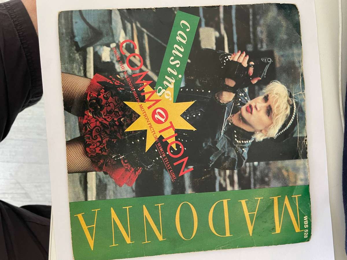 Madonna 7 Inch single-Causing a comotion/Jimmy Jimmy