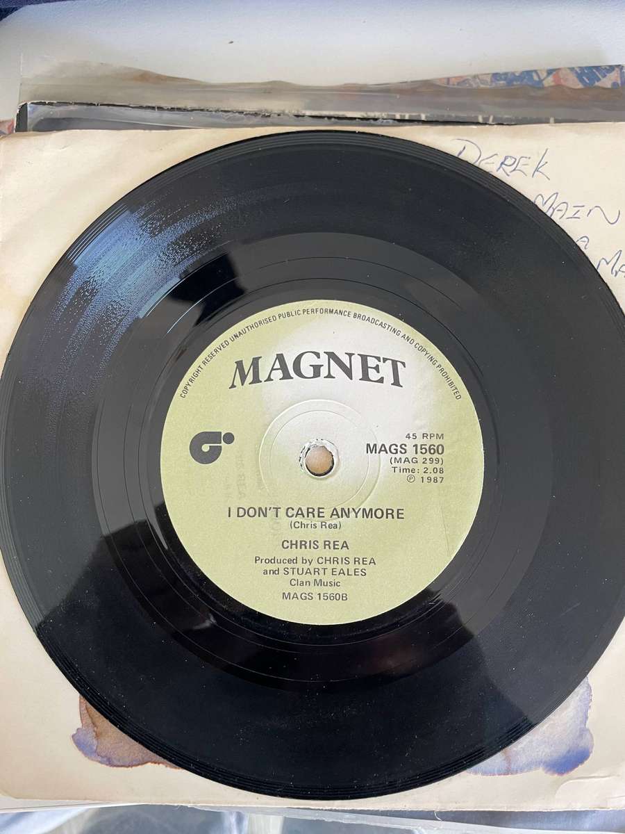 Chris Rea 7 inch single-Let's Dance/I don't care anymore