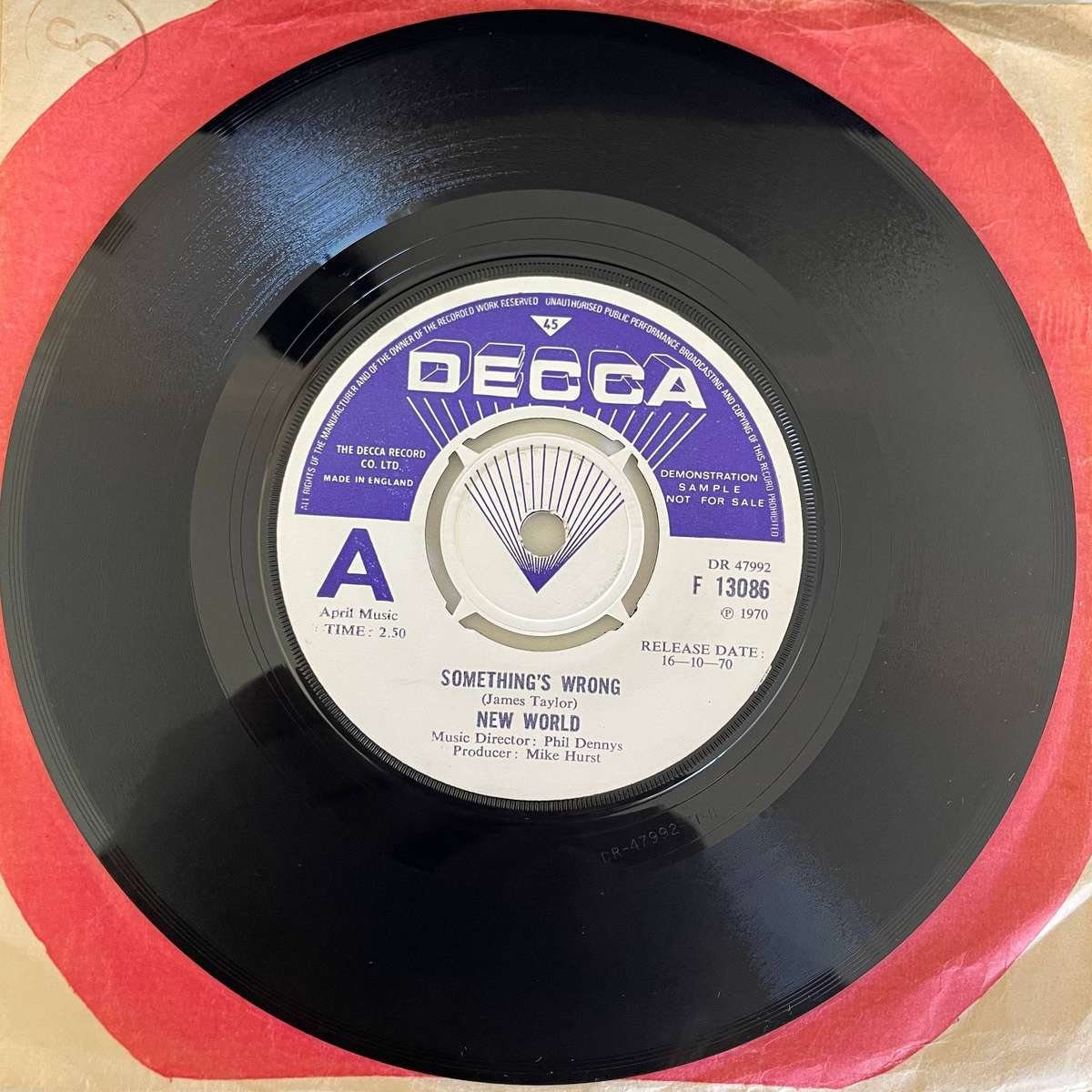 NEW WORLD-7 Inch Single-SOMETHING'S WRONG/ANGELINE