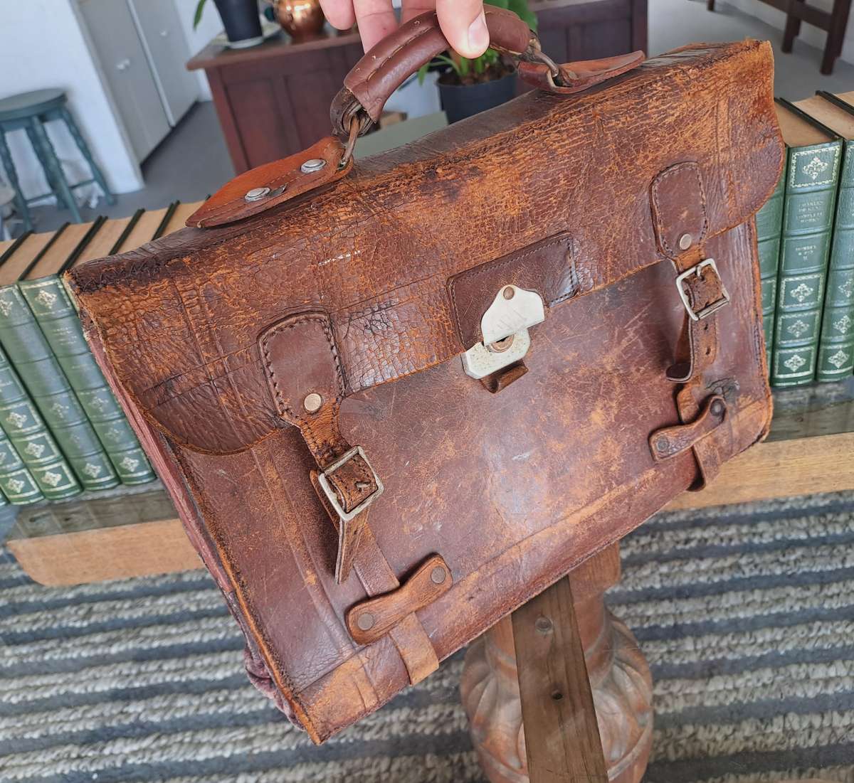 Vintage Leather Satchel Bag!