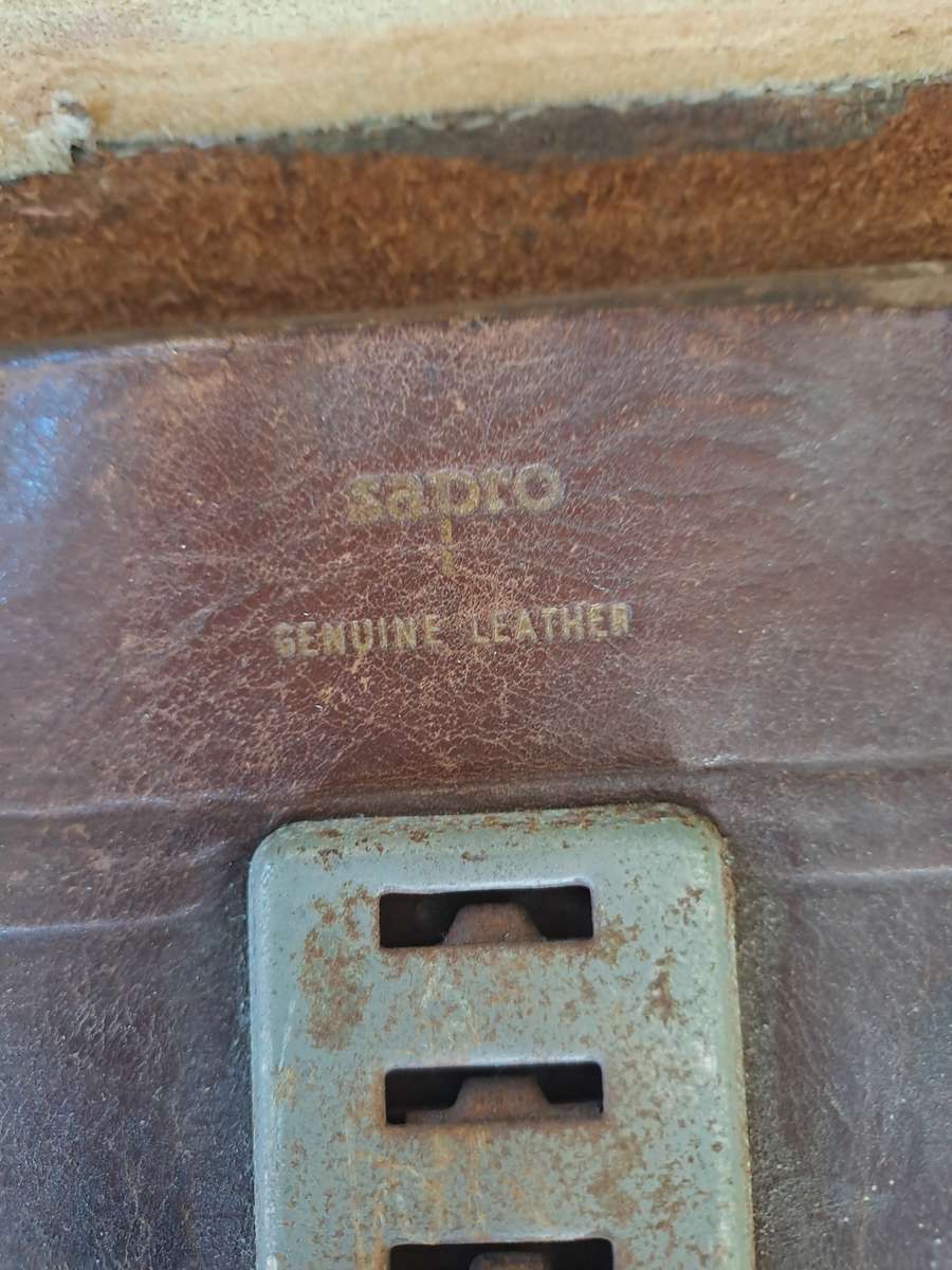 Vintage Leather Satchel Bag!