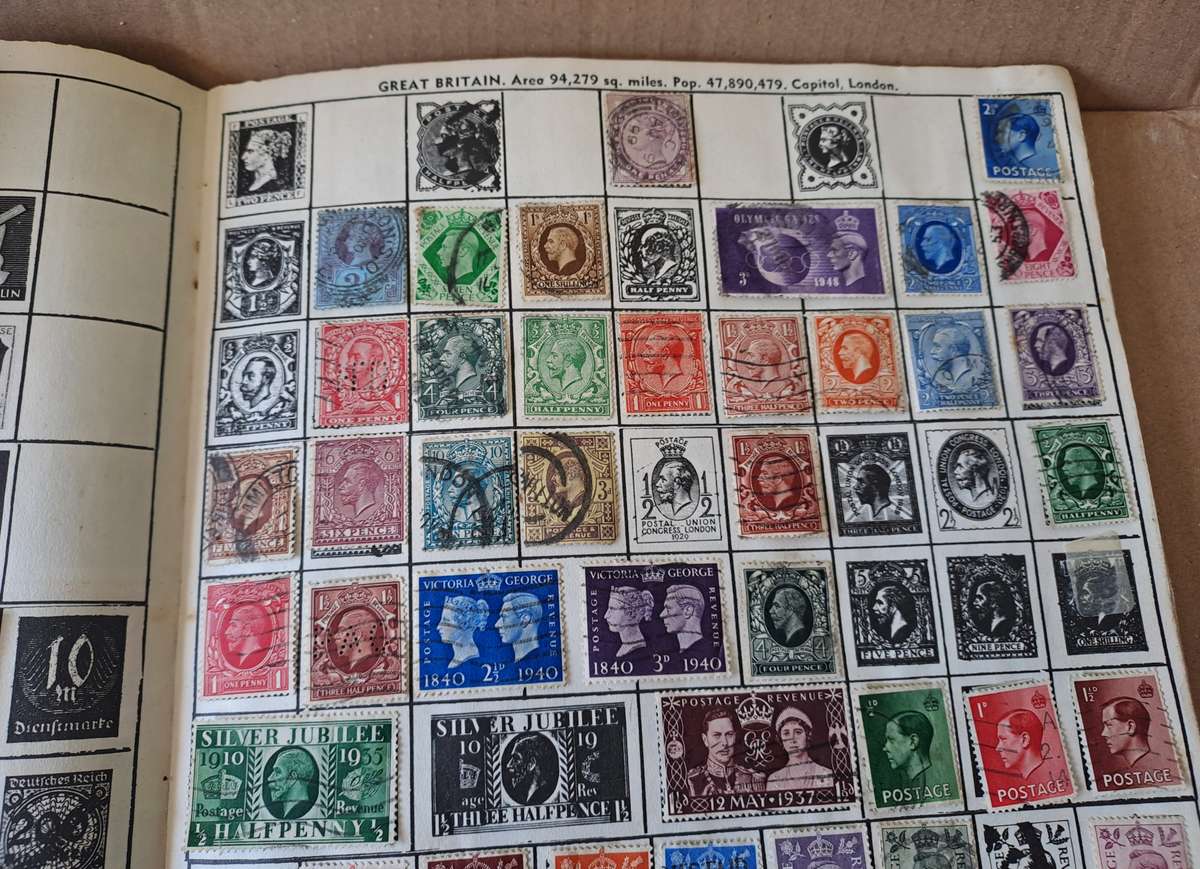 MASSIVE LIFETIME STAMP COLLECTION *10000+ WORLD STAMPS* *25 ALBUMS*