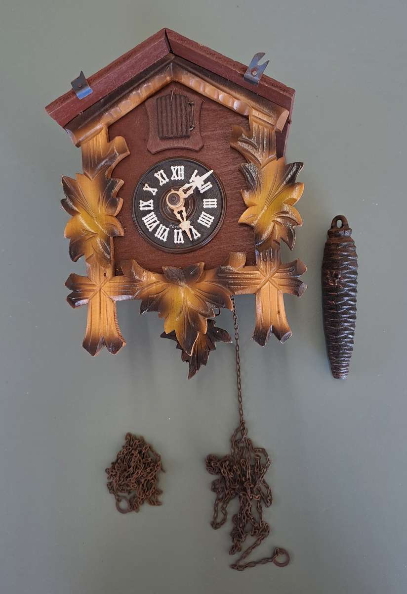 CUCKOO CLOCK *NOT WORKING*