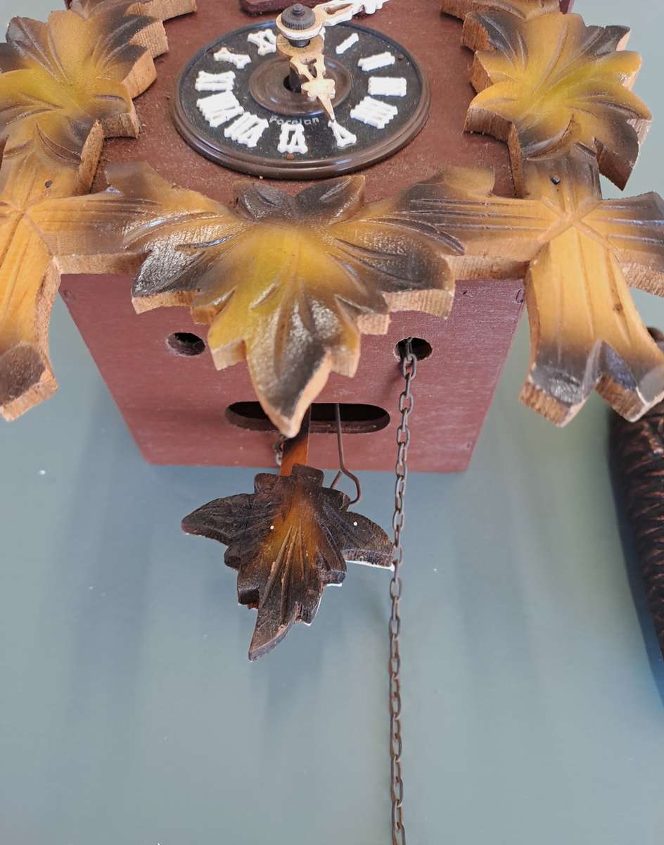 CUCKOO CLOCK *NOT WORKING*