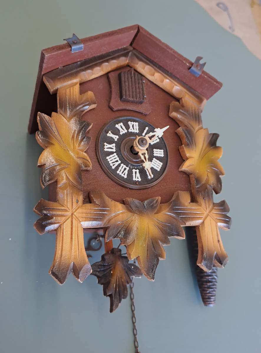 CUCKOO CLOCK *NOT WORKING*