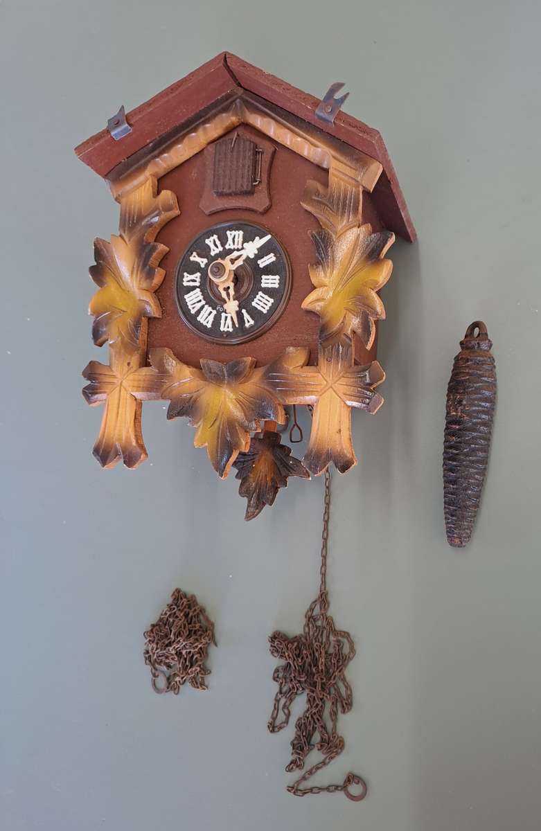 CUCKOO CLOCK *NOT WORKING*