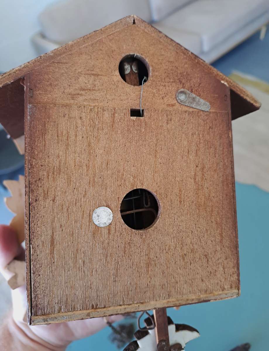 CUCKOO CLOCK *NOT WORKING*