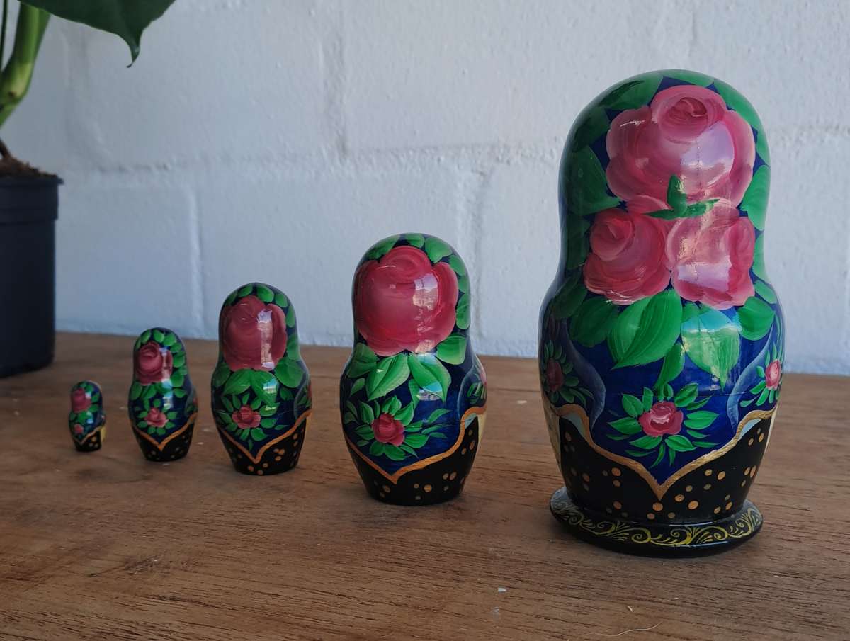 Matryoshka Russian Village Winter Signed Hand-Painted Nesting Doll 5-Piece