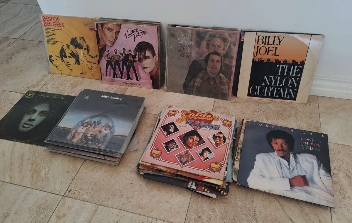 50+ COLLECTION OF 70's/80's POP RECORDS!! LIONEL RICHIE, ABBA AND SO MUCH MORE...