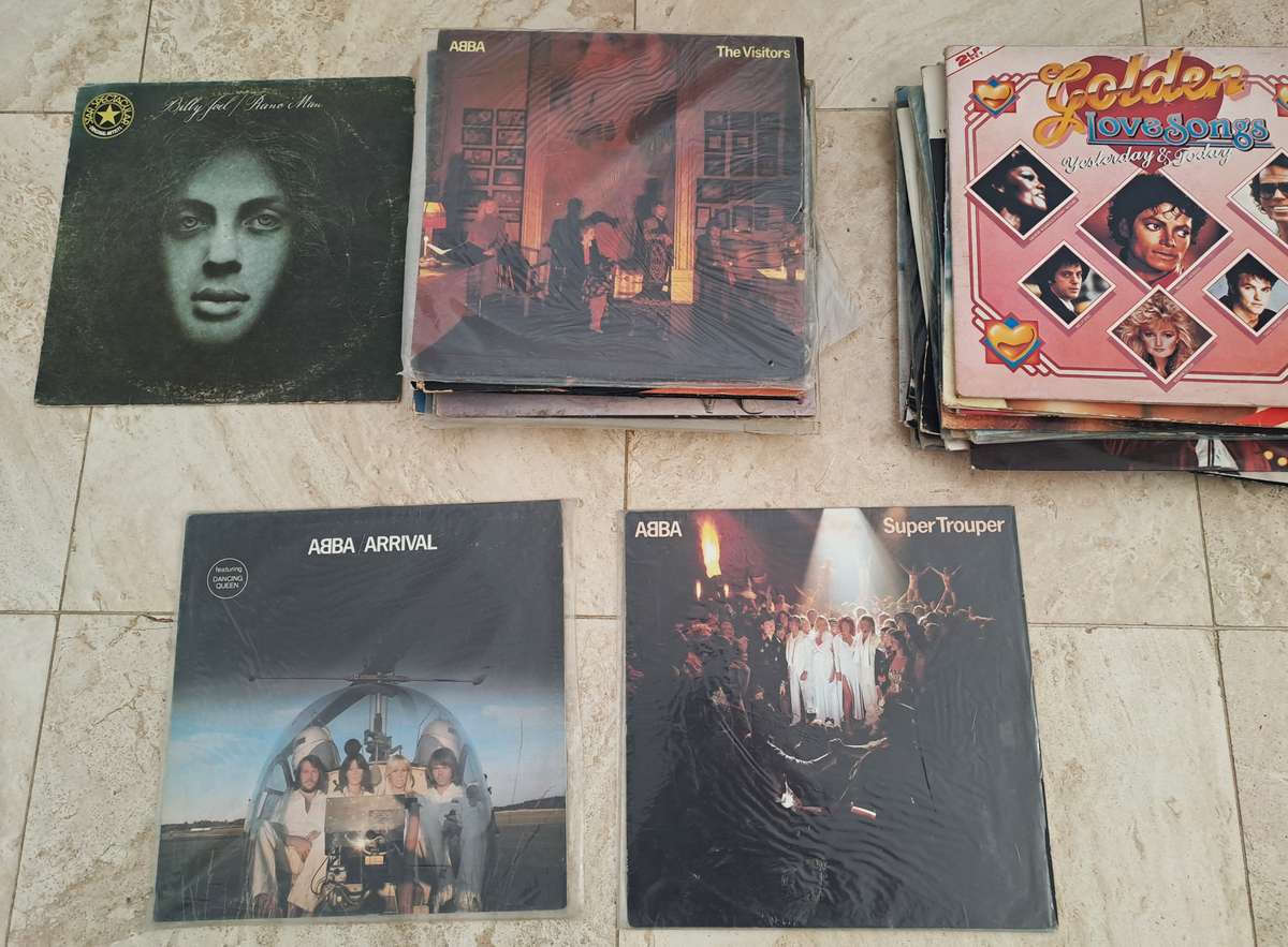 50+ COLLECTION OF 70's/80's POP RECORDS!! LIONEL RICHIE, ABBA AND SO MUCH MORE...