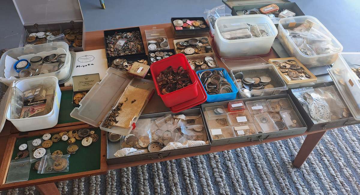 *WOW* AMAZING WATCHMAKERS COLLECTION 1000+ OF WATCH PARTS AND MOVEMENTS!! *LIFETIME COLLECTION*