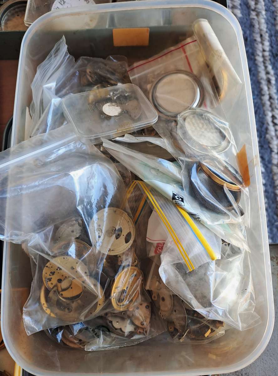 *WOW* AMAZING WATCHMAKERS COLLECTION 1000+ OF WATCH PARTS AND MOVEMENTS!! *LIFETIME COLLECTION*