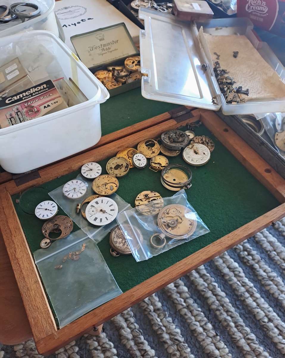 *WOW* AMAZING WATCHMAKERS COLLECTION 1000+ OF WATCH PARTS AND MOVEMENTS!! *LIFETIME COLLECTION*