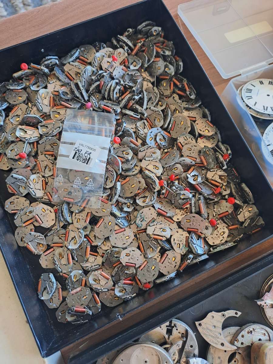 *WOW* AMAZING WATCHMAKERS COLLECTION 1000+ OF WATCH PARTS AND MOVEMENTS!! *LIFETIME COLLECTION*