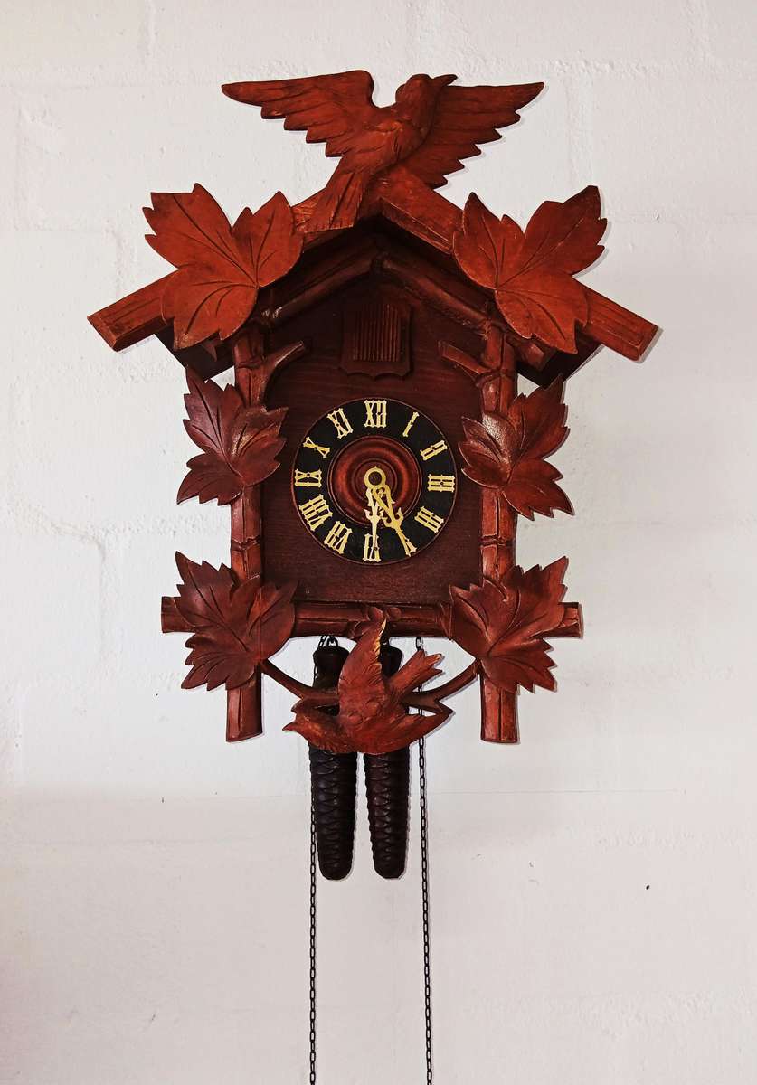 LARGE VINTAGE ORIGINAL COMPLETE BAVARIAN CUCKOO CLOCK!
